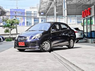 Honda Brio Amaze 1.2 V ปี 2013 รถมือเดียวออกห้าง สภาพสวยมากๆ วิ่งน้อยเพียง 118,000 กม.