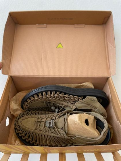 รองเท้าแตะแบบไฮบริด (Hybrid Sandal)  รูปที่ 2