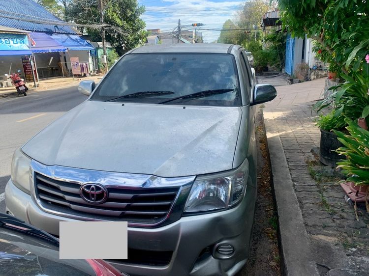 รถ Toyota Hilux Vigo Champ Smart Cab 2.7 J สี บรอนซ์ทอง