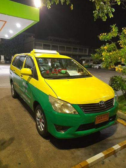 Toyota Innova 2014 2.0 G เบนซิน LPG เกียร์ธรรมดา เขียว รูปที่ 3