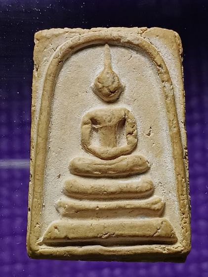 พระสมเด็จวัดระฆัง รุ่นเเรก สภาพสวยมากดั่งเเรกสร้าง องค์แชมป์โลก พระถูกเก็บอยู่ตู้เซฟบ้านคุณหลวงเก่าสมัยรัชกาลที่5 มายาวนาน ได้แบ่งปันมาครับ รูปที่ 3