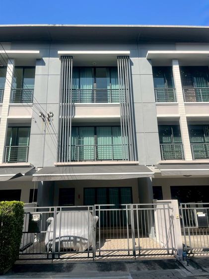 มีบางส่วน ขายทาวน์โฮม 3 ชั้น บ้านกลางเมือง–รัตนาธิเบศร์ พร้อมเข้าอยู่ ราคาดีสุดในโครงการ ทำเลดี ใกล้ MRT แยกนนทบุรี เพียง 1 กม.