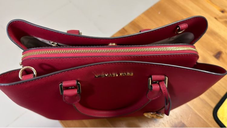 กระเป๋าถือ Michael Kors สีแดง รูปที่ 2