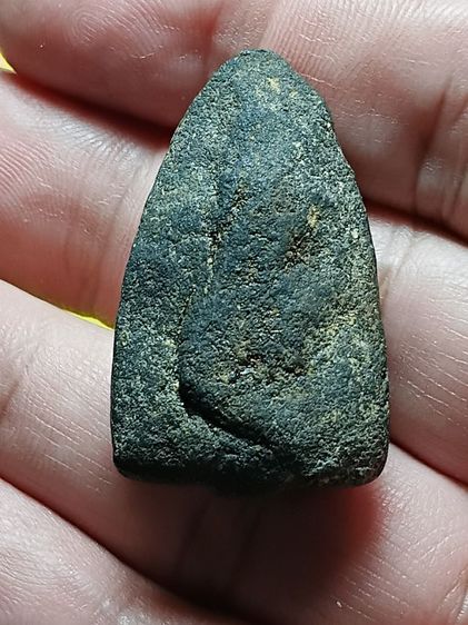 พระหลวงปู่ทวด เนื้อว่าน พิมพ์ใหญ่ รุ่นเเรก ปี2497 วัดช้างให้ สภาพสวยมาก พระวางอยู่บนหิ้งเก่าบ้านคุณตามายาวนาน ได้เหมาพระยกหิ้งแบ่งปันมาครับ รูปที่ 2