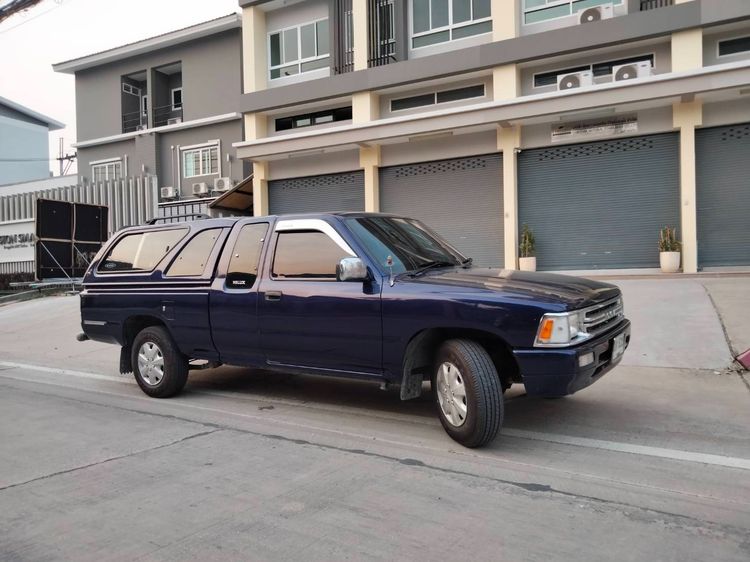 รถ Toyota Hilux Mighty-X 2.4 Sgl Luxury สี น้ำเงิน