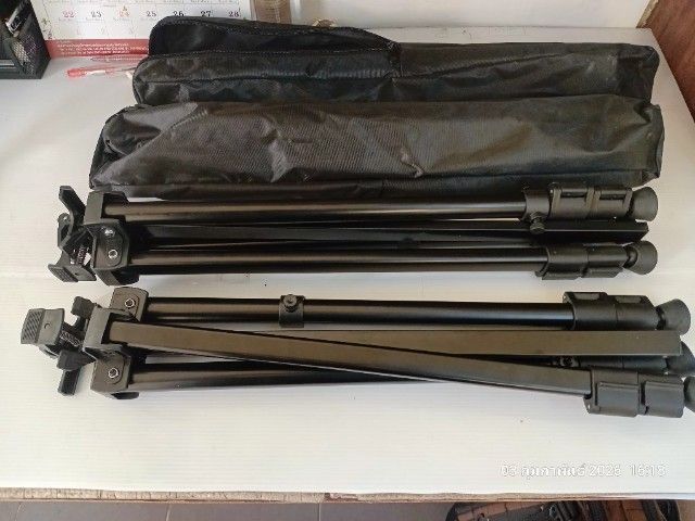 ขาตั้งกล้องยืดหดได้ ( มี 2 ชุด ) รูปที่ 9