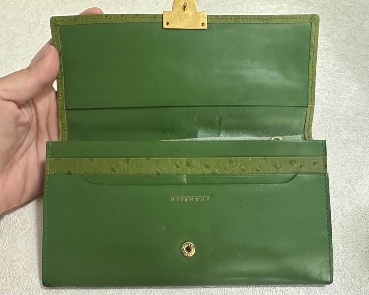 Givenchy Long Wallet กระเป๋าสตางค์ทรงยาว มือสองแท้ สีเขียวเหนี่ยวทรัพย์ รูปที่ 4