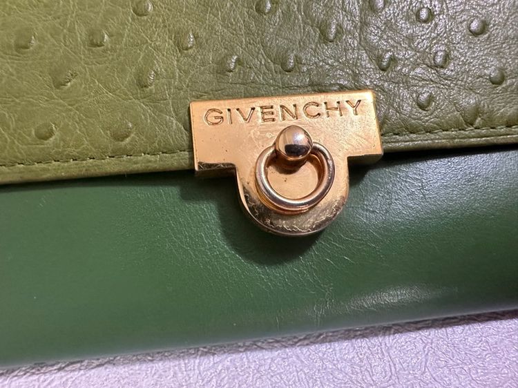 Givenchy Long Wallet กระเป๋าสตางค์ทรงยาว มือสองแท้ สีเขียวเหนี่ยวทรัพย์ รูปที่ 3
