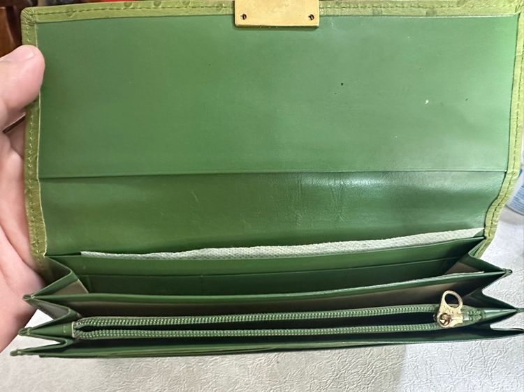 Givenchy Long Wallet กระเป๋าสตางค์ทรงยาว มือสองแท้ สีเขียวเหนี่ยวทรัพย์ รูปที่ 5