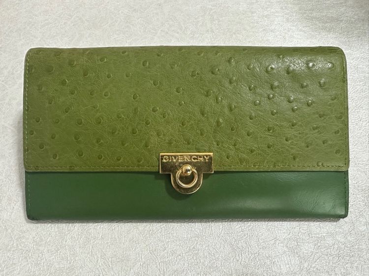หญิง หนังแท้ อื่นๆ Givenchy Long Wallet กระเป๋าสตางค์ทรงยาว มือสองแท้ สีเขียวเหนี่ยวทรัพย์