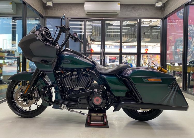 Harley-Davidson Road Glide Special 2021 สีพิเศษ Snake Venom รูปที่ 8