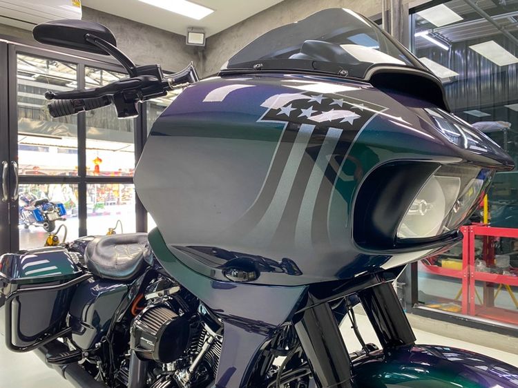 Harley-Davidson Road Glide Special 2021 สีพิเศษ Snake Venom รูปที่ 17