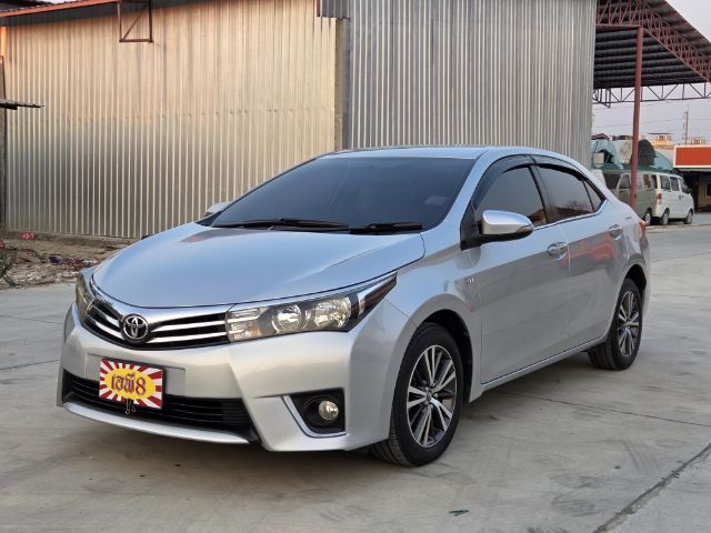 รถ Toyota Altis 1.6 G สี บรอนซ์เงิน
