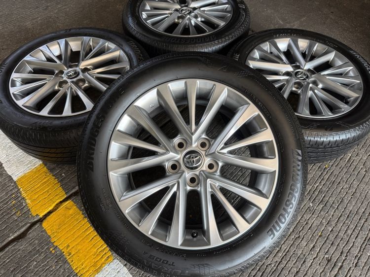 Toyota Camry 17 นิ้ว Top Hybrid (สี Hyper)🔥