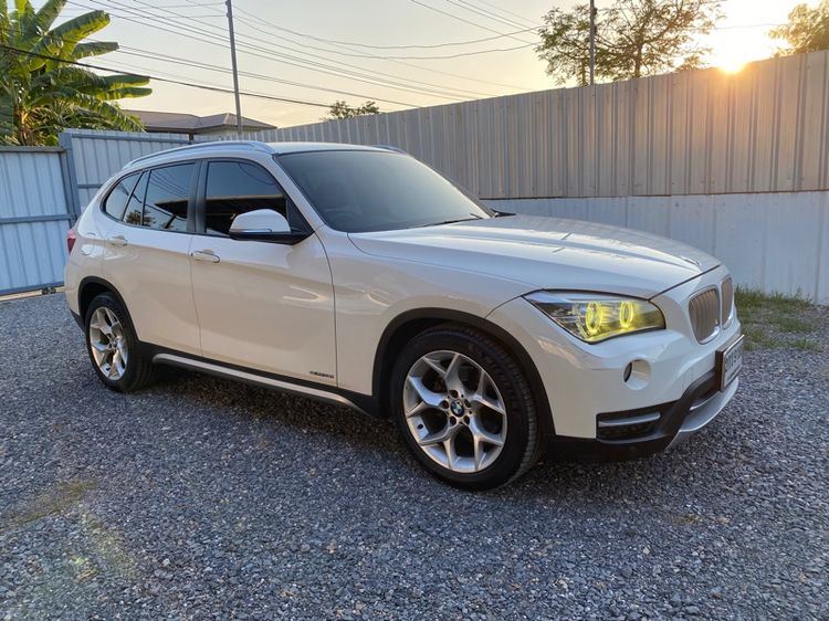 BMW X1 2013 2.0 sDrive18i Utility-car เบนซิน ไม่ติดแก๊ส เกียร์อัตโนมัติ ขาว รูปที่ 3