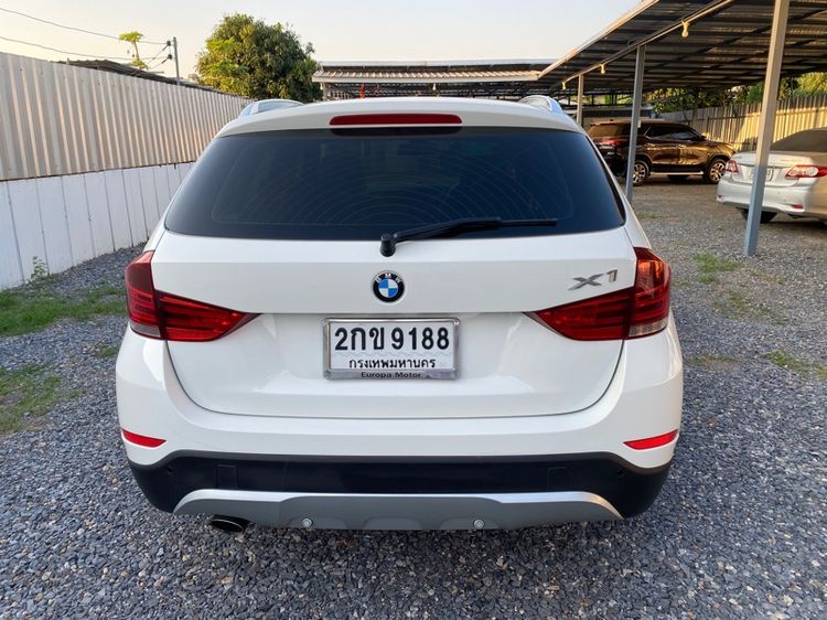 BMW X1 2013 2.0 sDrive18i Utility-car เบนซิน ไม่ติดแก๊ส เกียร์อัตโนมัติ ขาว รูปที่ 2