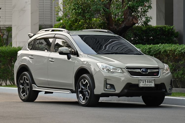 Subaru XV 2017 2.0 XV 4WD Sedan เบนซิน ไม่ติดแก๊ส เกียร์อัตโนมัติ เทา รูปที่ 2