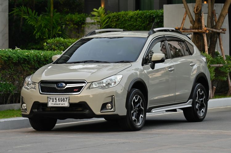 รถ Subaru XV 2.0 XV 4WD สี เทา