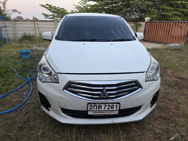 รถ Mitsubishi Attrage 1.2 GLX สี ขาว