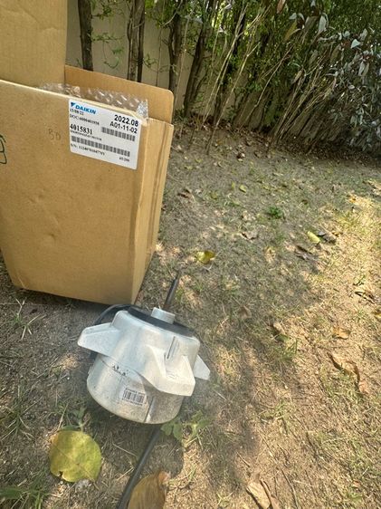 รับล้างแอร์ ซ่อมแอร์ไม่เย็น แอร์เปิดไม่ติด ถอดแอร์ รูปที่ 12