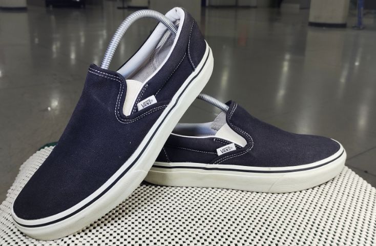 รองเท้า💥VANS Slip - On💥ของแท้‼️สีดำ พื้นเดิม...สวยๆ เดิม สภาพดี💥ไซร์ 43 รูปที่ 12