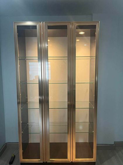 ตู้โชว์กระจกใส สวยมีไฟในตัว รูปที่ 2