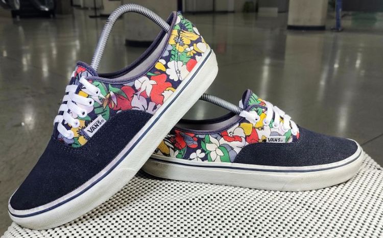 รองเท้า💥VANS 💥รายพิเศษ💥ของแท้‼️พื้นเดิม นิ่ม สวยๆ เดิม สภาพดี💥ไซร์ 43  รูปที่ 10