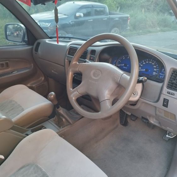 Toyota Hilux Tiger D4D 2004 รุ่นย่อยอื่นๆ Pickup ดีเซล ไม่ติดแก๊ส เกียร์ธรรมดา บรอนซ์ทอง รูปที่ 3