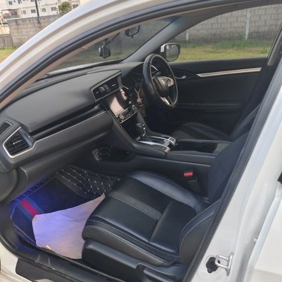 Honda Civic 2019 1.8 Modulo Sedan เบนซิน เกียร์อัตโนมัติ ขาว รูปที่ 3