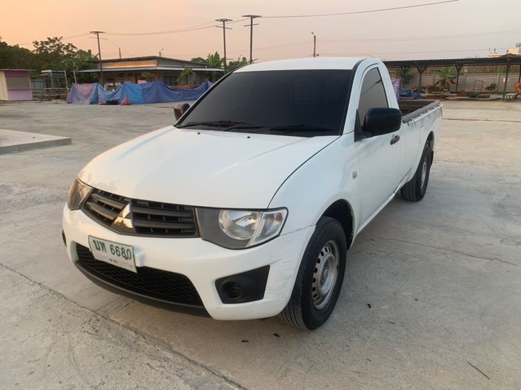 Mitsubishi Triton 2015 2.5 GL ดีเซล เกียร์ธรรมดา ขาว รูปที่ 2