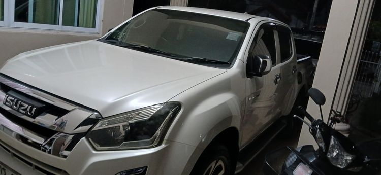 Isuzu D-MAX 2017 1.9 Hi-Lander Z Prestige Pickup ดีเซล เกียร์ธรรมดา ขาว รูปที่ 3