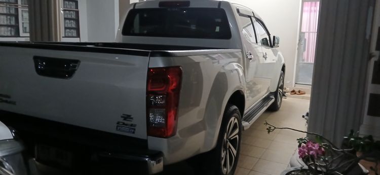 Isuzu D-MAX 2017 1.9 Hi-Lander Z Prestige Pickup ดีเซล เกียร์ธรรมดา ขาว รูปที่ 2