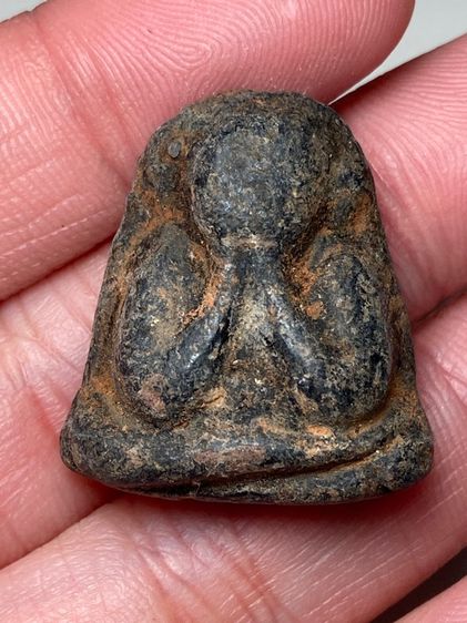 พระปิดตาหลังยันต์เนื้อผง