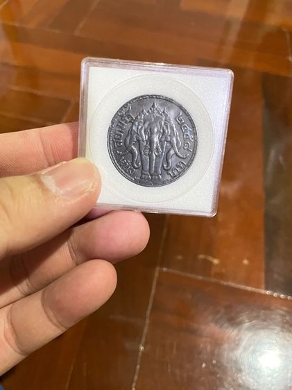 เหรียญ 1 บาท ร.6 ปี 2458 สภาพเดิมๆ รูปที่ 2