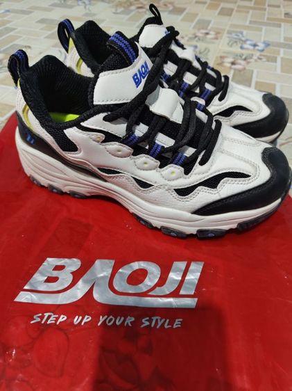 รองเท้าผ้าใบ ผ่านการใช้งานครั้งเดียว รูปที่ 8