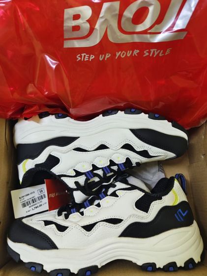 รองเท้าผ้าใบ ผ่านการใช้งานครั้งเดียว รูปที่ 9