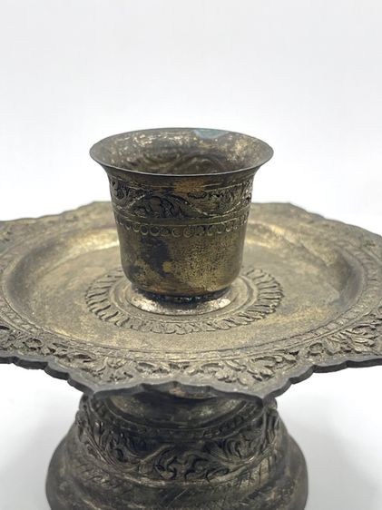 เชิงเทียน กระไหล่เงิน ตอกลายโบราณ เก่าสะสม รูปที่ 3