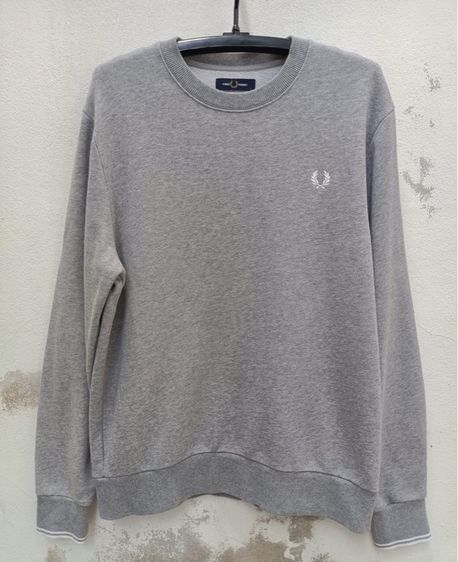 เหลือง แขนยาว อื่นๆ อื่นๆ เสื้อกันหนาว FRED PERRY แท้ 💯 size L ขนาด อก 22 ยาว 27 นิ้ว สภาพดีใหม่มาก สีเทา ดีเทลดี ผ้านิ่มมาก หายากน่าสะสมครับ