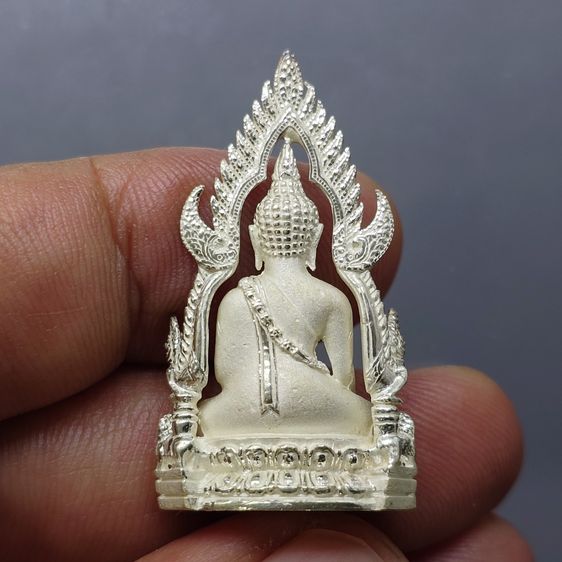 พระพุทธชินราช รุ่นมหาลาภ เนื้อเงิน พุทธาภิเษก ณ วัดพระศรีรัตนมหาธาตุวรมหาวิหาร พิษณุโลก พ.ศ.2540 พร้อมกล่องเดิม รูปที่ 4