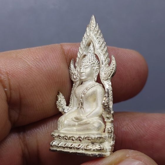 พระพุทธชินราช รุ่นมหาลาภ เนื้อเงิน พุทธาภิเษก ณ วัดพระศรีรัตนมหาธาตุวรมหาวิหาร พิษณุโลก พ.ศ.2540 พร้อมกล่องเดิม รูปที่ 6