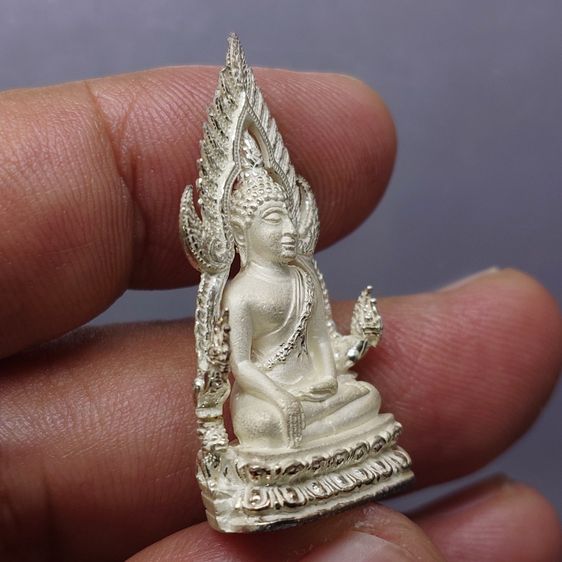 พระพุทธชินราช รุ่นมหาลาภ เนื้อเงิน พุทธาภิเษก ณ วัดพระศรีรัตนมหาธาตุวรมหาวิหาร พิษณุโลก พ.ศ.2540 พร้อมกล่องเดิม รูปที่ 5