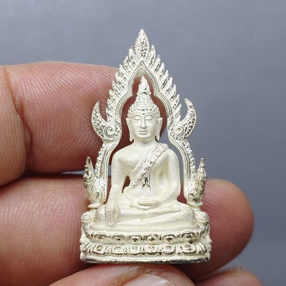 พระพุทธชินราช รุ่นมหาลาภ เนื้อเงิน พุทธาภิเษก ณ วัดพระศรีรัตนมหาธาตุวรมหาวิหาร พิษณุโลก พ.ศ.2540 พร้อมกล่องเดิม รูปที่ 3