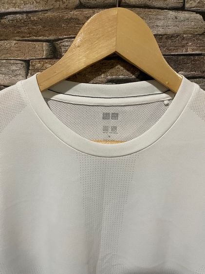 เสืัอ Uniqlo รูปที่ 2