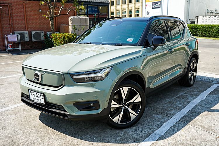 รถ Volvo XC40 Recharge Pure Electric RWD สี เขียว