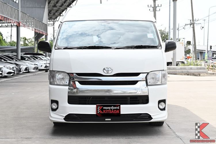 Toyota Commuter 2018 3.0 Van ดีเซล ไม่ติดแก๊ส เกียร์ธรรมดา ขาว รูปที่ 2