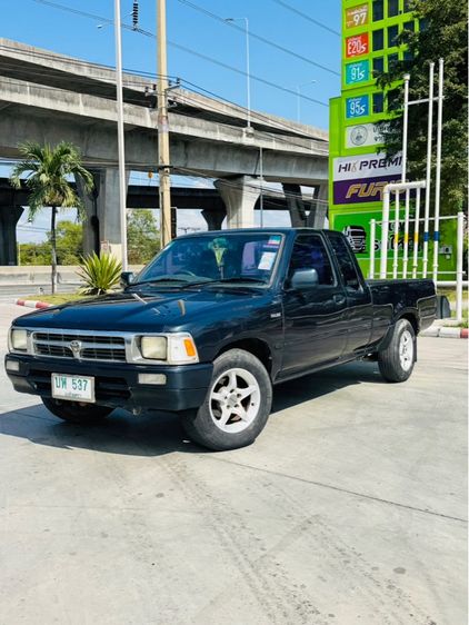 รถ Toyota Hilux Mighty-X 2.4 สี เขียว