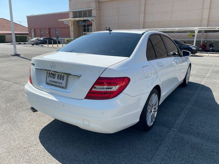Mercedes-Benz C-Class 2013 C200 CGI Sedan เบนซิน ไม่ติดแก๊ส เกียร์อัตโนมัติ ขาว รูปที่ 4