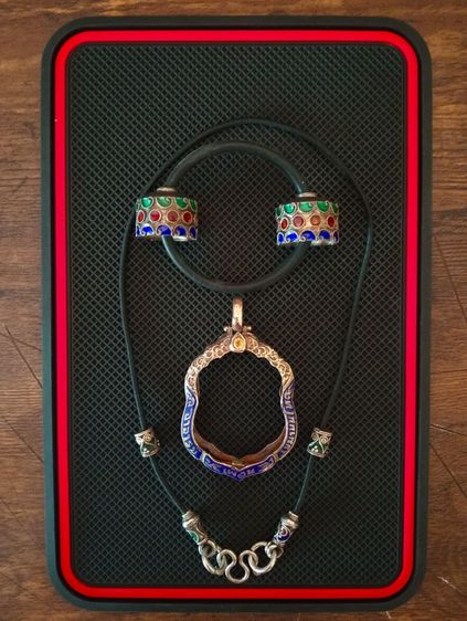 เนื้อเงินแท้ลงยาลายนูนเก่าโบราณงานสั่งทำสภาพเยี่ยม รูปที่ 11