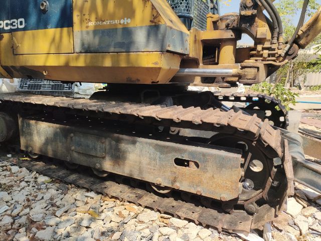 ขายรถแมคโค โคมัตสุ PC30  สภาพดี พร้อมใช้งานขาย198,000บาทติดต่อ T. 0818347740 รูปที่ 8