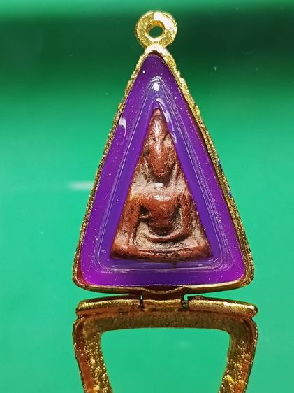 พระนางพญา กรุเก่า วัดนางพญา จ.พิษณุโลก เนื้อเเดงสีมะขามเปียกจัดเก่า สภาพสวยเก่าถึงยุค ดูง่าย น่าใช้มากครับ  รูปที่ 3